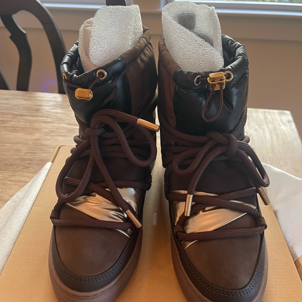 Stylish Brown and Black Winter Boots